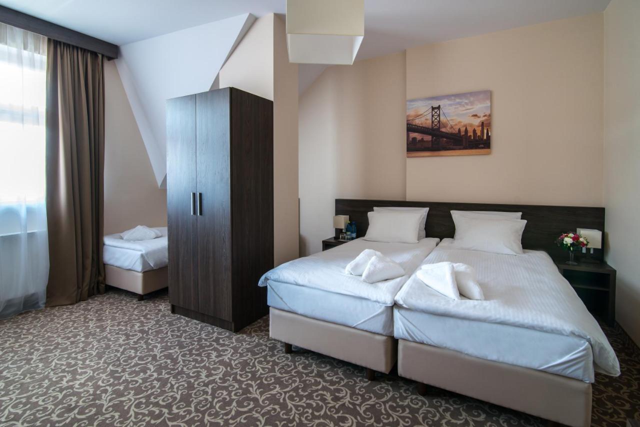 Hotel Bialy Domek Walcz Exterior photo