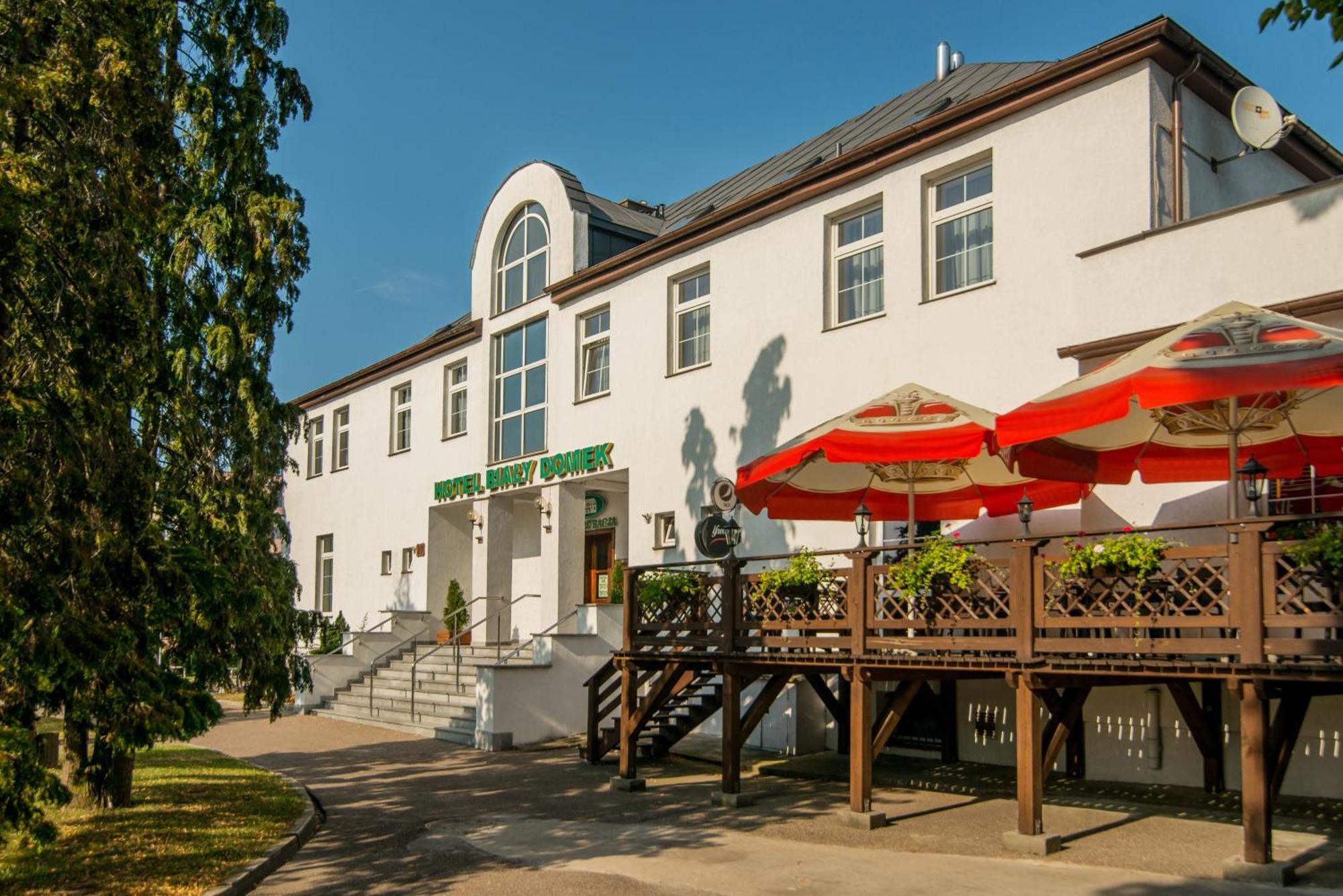 Hotel Bialy Domek Walcz Exterior photo