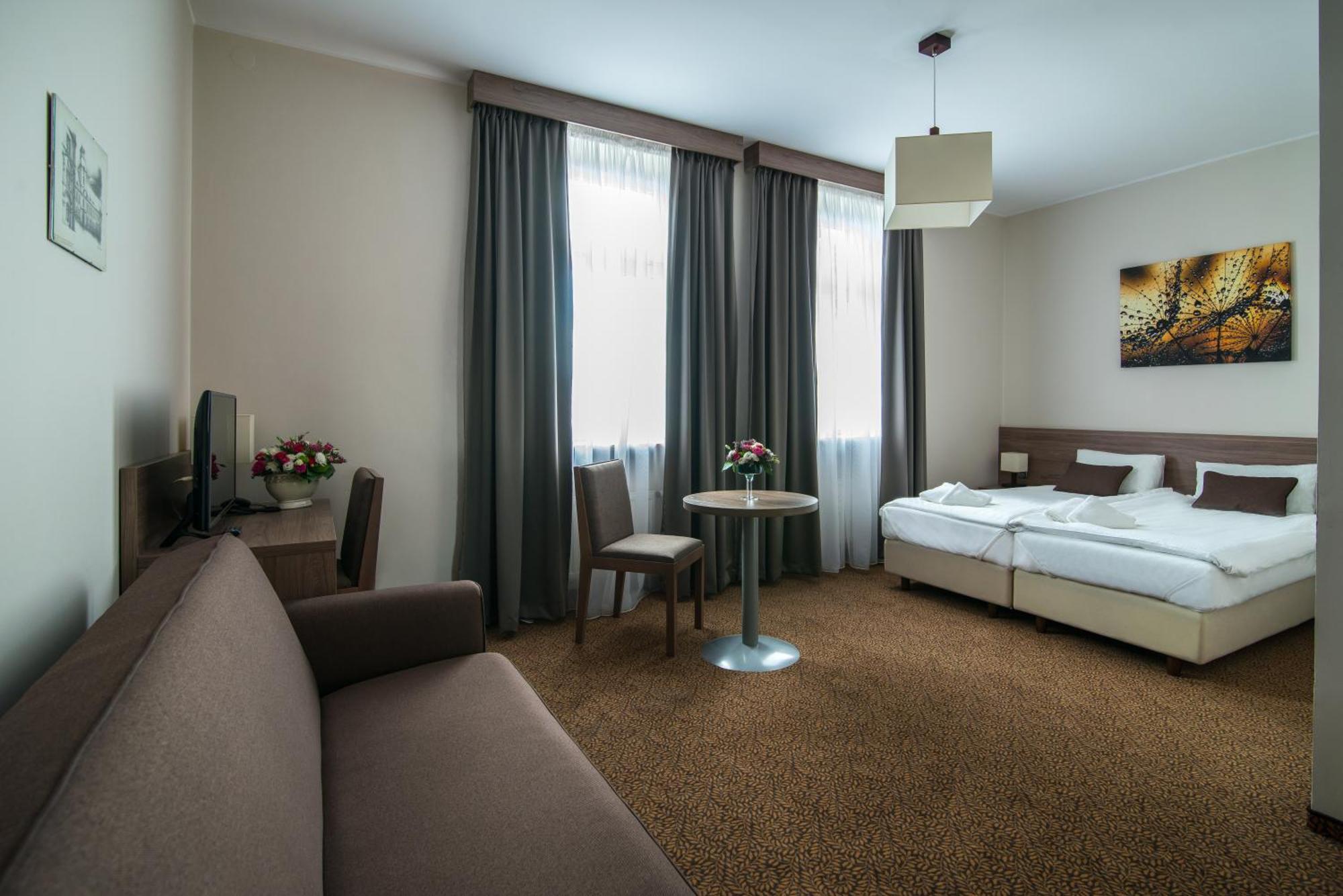 Hotel Bialy Domek Walcz Exterior photo